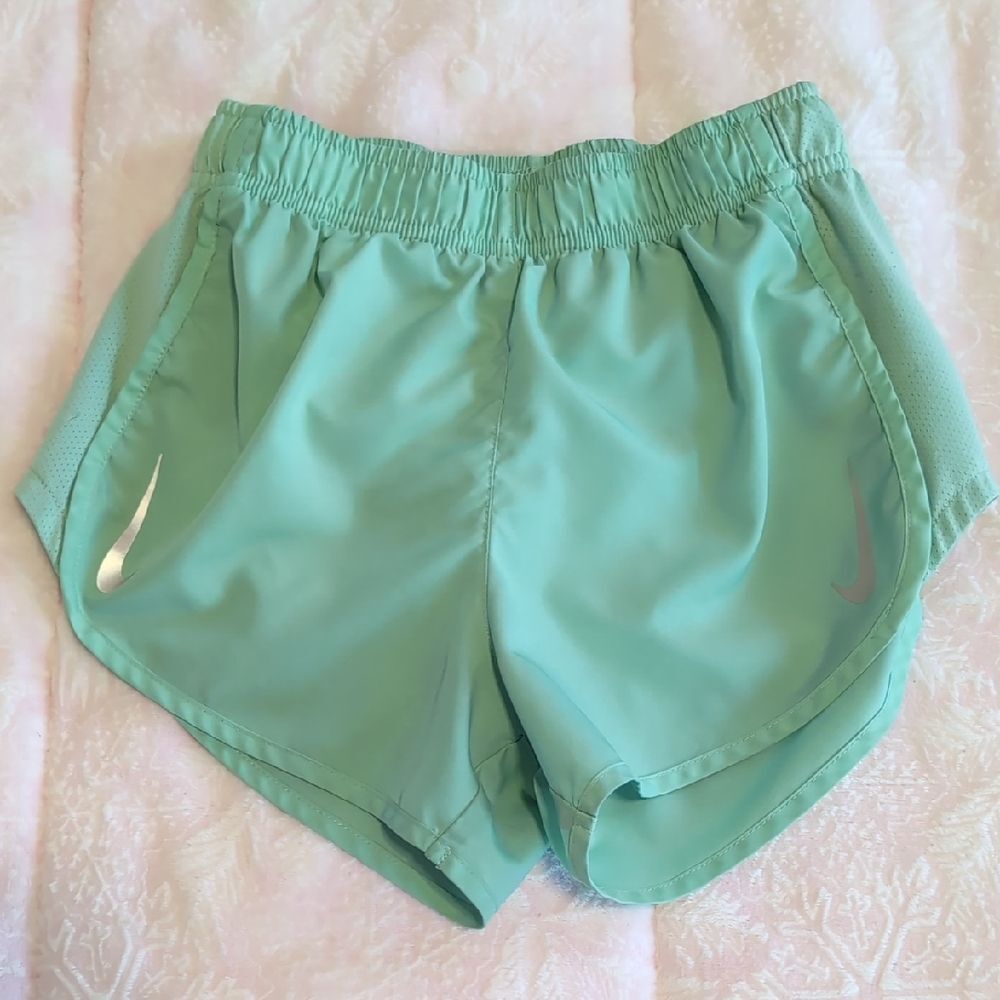 Nike Women's Mint Green Athletic Shorts Dri-Fit Size XS